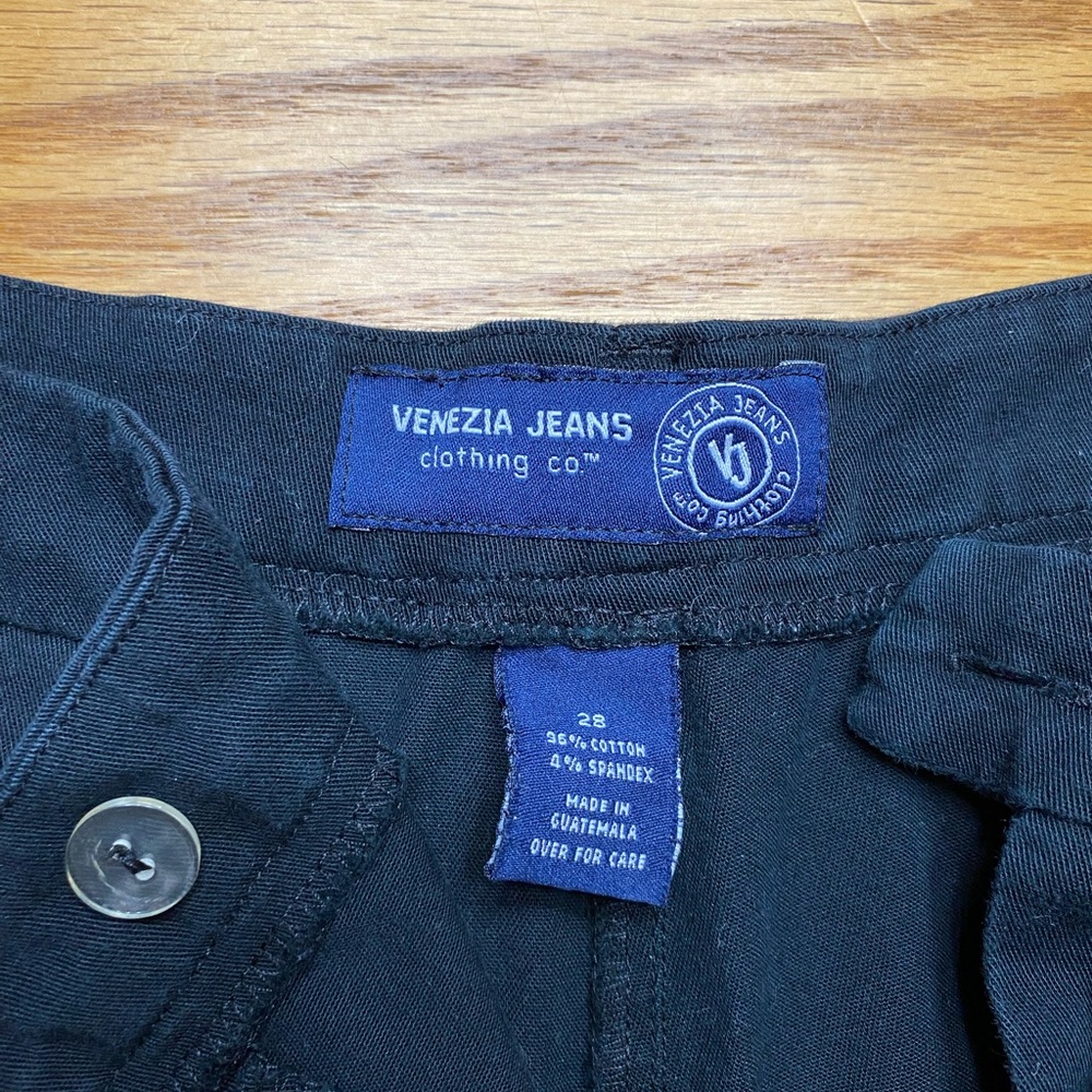 Venezia Black Women's Shorts
